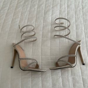 🌷Beige heels with diamond straps🌷